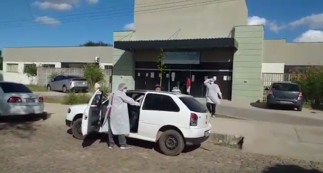 Paciente com suspeita de Covid tenta atendimento médico em Teresina